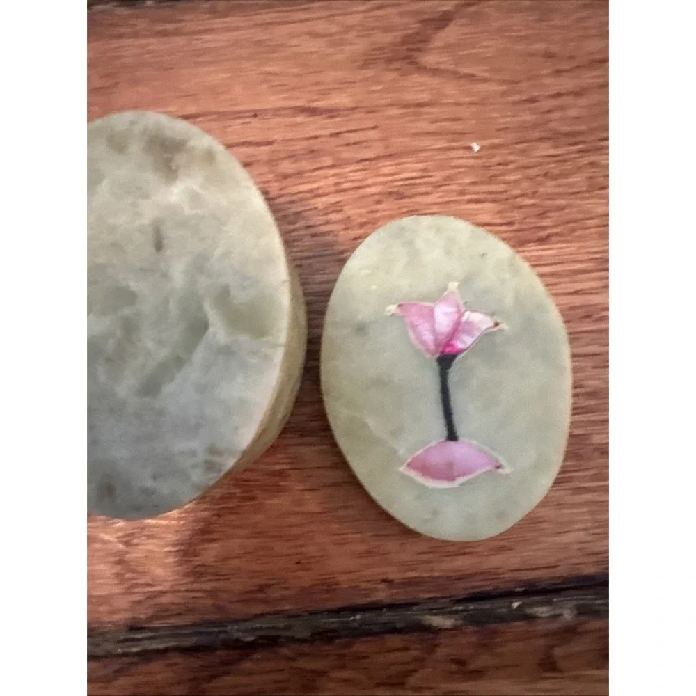 Soapstone Marble Small‎ Oval Trinket Box Mother Of Pearl Inlaid Flower On Lid